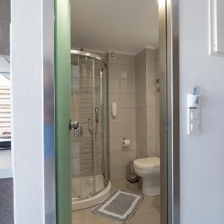 Aristo Apts 3*