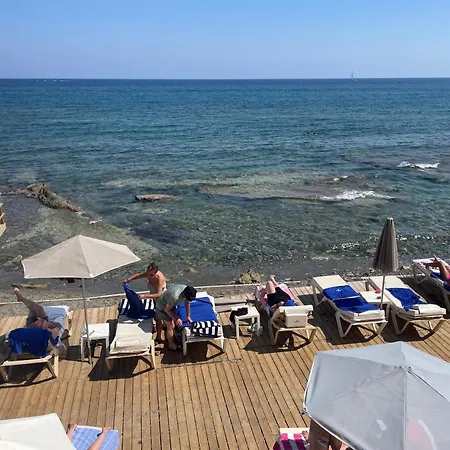 Ξενοδοχείο με διαμερίσματα Aristo Apts