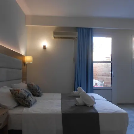 Aristo Apts 3*