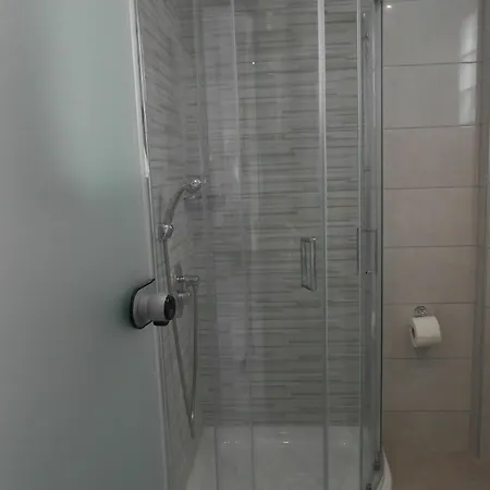 Ξενοδοχείο με διαμερίσματα Aristo Apts 3*