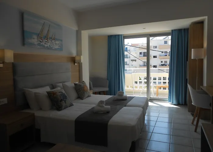 Aristo Apts Aparthotel