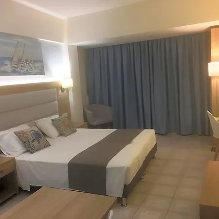 Aparthotel Aristo Apts 4*
