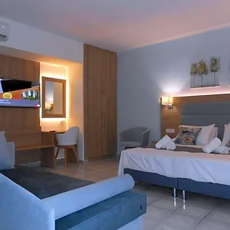 Aristo Apts Aparthotel 4*