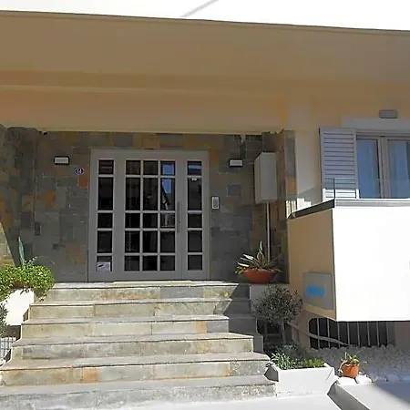 Aristo Apts Aparthotel 4*