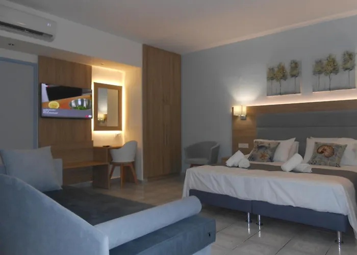 شقة فندقية Aristo Apts 3*